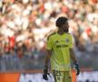 Vozinha, portarul care a făcut senzație la Campionatul Mondial, s-a transferat din această vară la Colo-Colo. Și el poartă un tricou cu banda neagră pe piept Foto: Imago