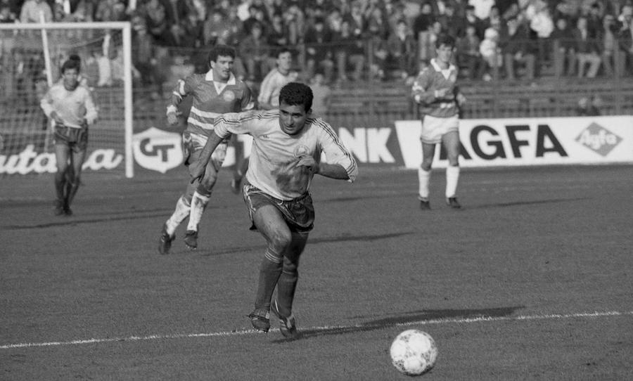 Hagi în România - Danemarca 3-1 la București, meciul calificării la CM 1990, la o lună după ce ”Regele” și compania suferiseră o corecție zdravănă la Copenhaga, 0-3. Foto: arhiva GSP Gheorghe Hagi în țările nordice: debutul la 18 ani, victorii doar cu „piticii” și coșmarul meciurilor tari + Remember Mircea Lucescu: „Ce-o fi văzut la mine?”