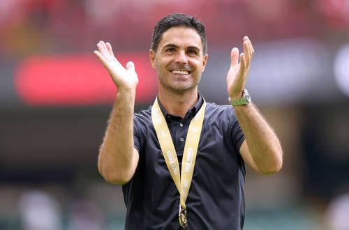 Mikel Arteta semnează prelungirea contractului cu Arsenal / FOTO: Getty Images