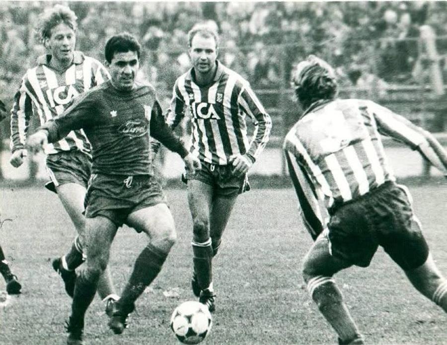 Gheorghe Hagi în Steaua - IFK Goteborg la București (5-1, 1989), returul strălucitor după o înfrângere la limită în prima manșă din Suedia, 0-1 Gheorghe Hagi în țările nordice: debutul la 18 ani, victorii doar cu „piticii” și coșmarul meciurilor tari + Remember Mircea Lucescu: „Ce-o fi văzut la mine?”