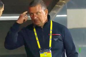 CS Dinamo deschide scorul la Târgu Mureș! Gestul făcut de Ionuț Chirilă, după o fază de PlayStation a echipei sale » Se strigă „demisia” pe stadion