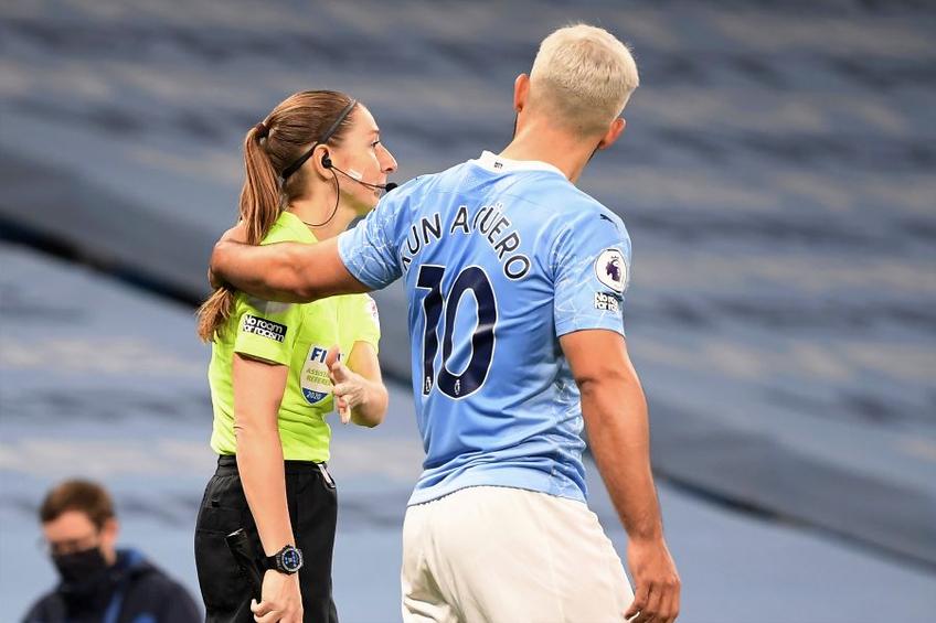 Sergio Aguero și Sian Massey-Ellis în Manchester City - Arsenal // foto: Guliver/gettyimages