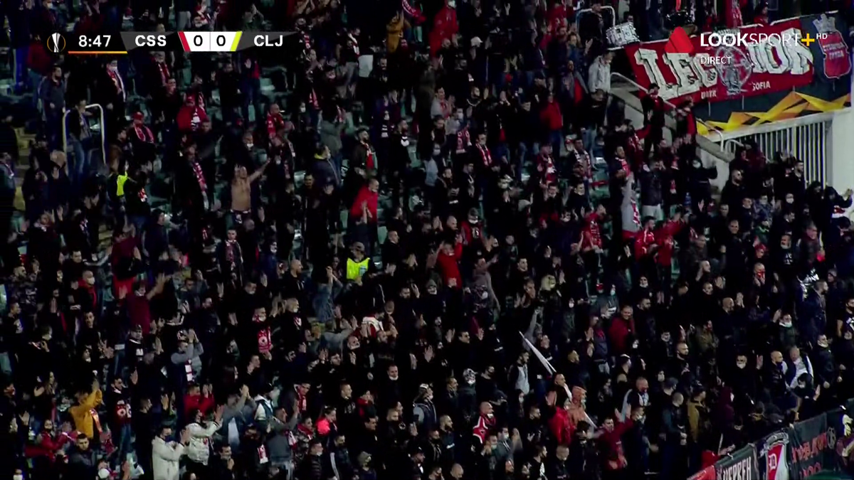 ȚSKA Sofia - CFR Cluj, fără măsuri de distanțare! Fanii s-au înghesuit, fără măști, în tribunele arenei „Vasil Lesvki”