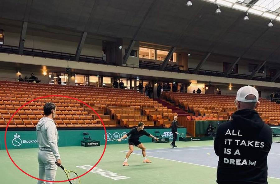 Mouratoglou, sâmbătă, la Stockholm / Sursă foto: Twitter Mouratoglou își continuă rutina » Prima apariție de la izbucnirea scandalului de dopaj cu Simona Halep. Ce a făcut astazi
