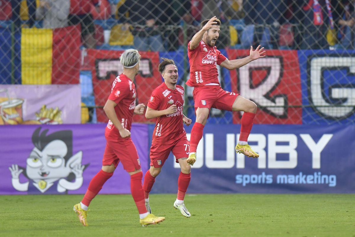 Chindia 4X4 » Toni Petrea continuă parcursul formidabil: hattrick de senzație Doru Popadiuc!