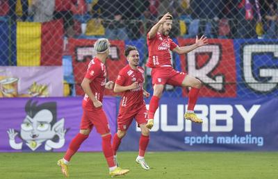 Chindia 4X4 » Toni Petrea continuă parcursul formidabil: hattrick de senzație Doru Popadiuc!