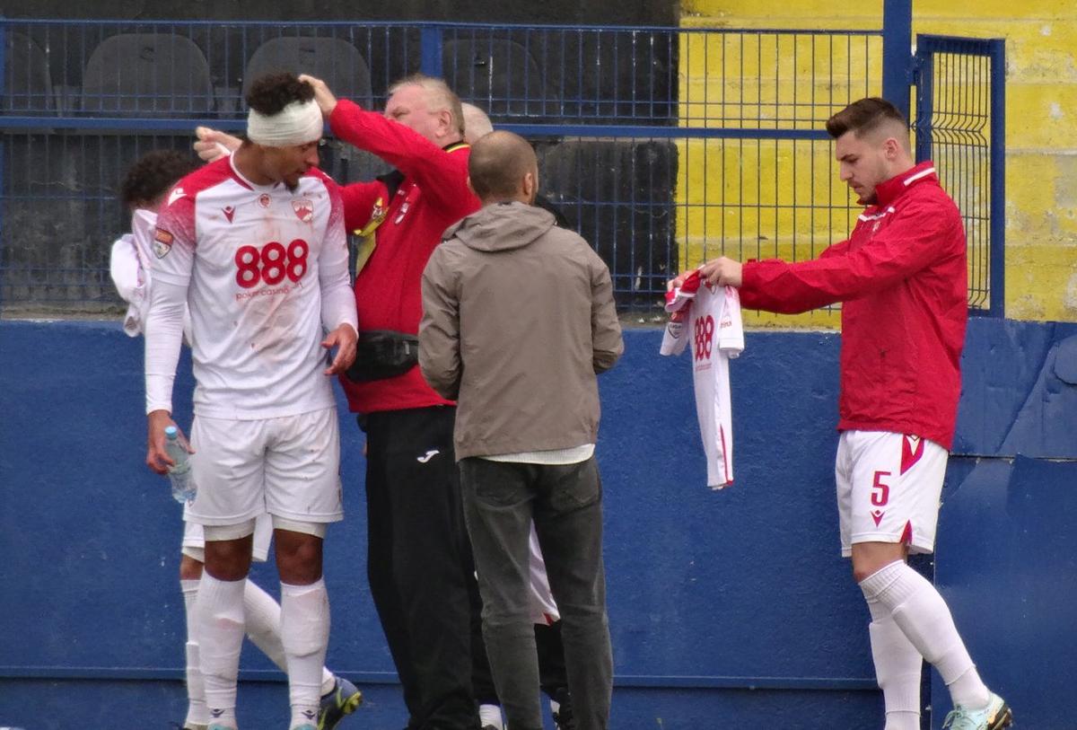 FOTO Metalogobus - Dinamo, 3 detalii, accidentări, sânge, ambulanța pe teren 22.11.2022
