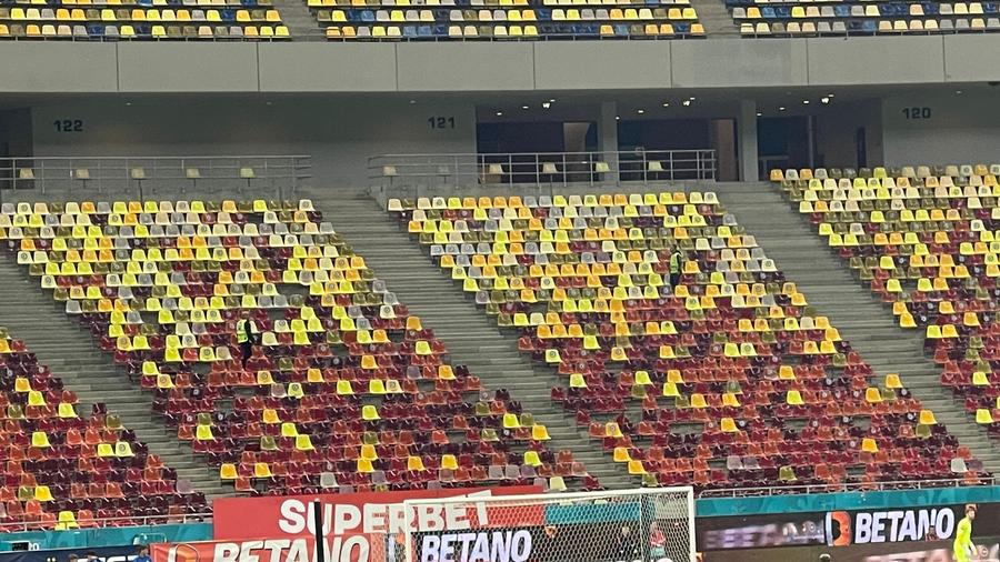 Ce au ratat camerele TV la FCSB - Voluntari » Goana după pisica neagră, invitații speciali și antrenorii care s-au succedat la indicații