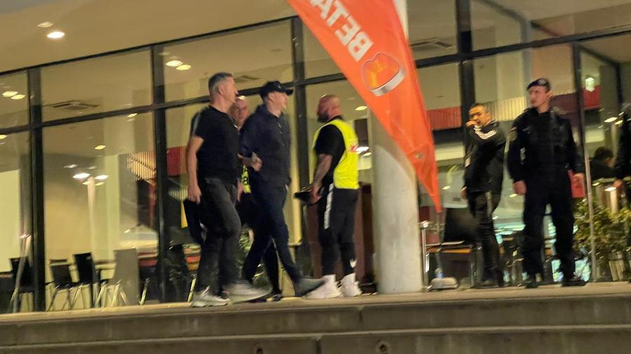 FCSB bate pasul pe loc » Meciul cu Voluntari, încheiat cu un scandal de arbitraj! Clasamentul ACUM