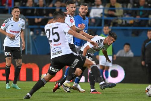 Lucas Masoero (numărul 25) a suferit o ruptrură în partida de la Ovidiu / Sursă foto: farulconstanta.com