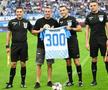 Ovidiu Hațegan a primit un tricou personalizat // sursă foto: Facebook @ Universitatea Craiova