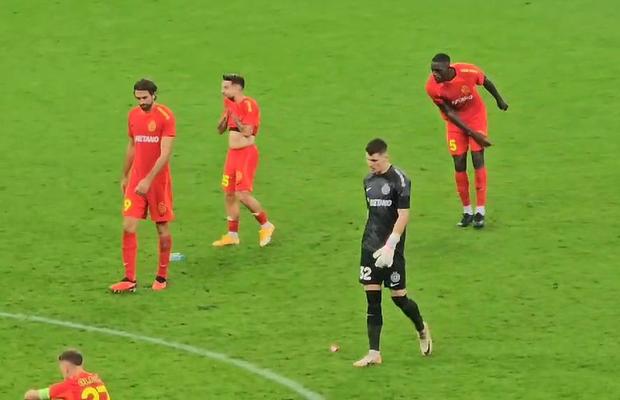 Prăbușiți! Cum au reacționat jucătorii de la FCSB, imediat după egalul cu Voluntari + gestul făcut de Dawa în direcția lui Băluță