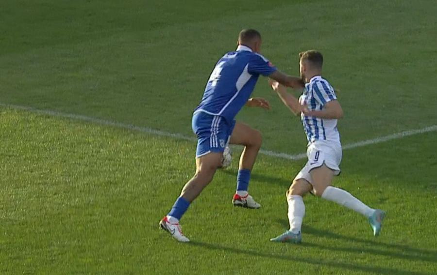 FOTO: Captură TV @Orange Sport 1 Iulian Dima și Szabolcs Kovacs, decizii controversate în Iași - FCU Craiova » „Roșu” anulat și eliminare dictată pentru adversari, la două minute distanță