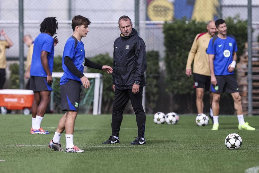 Elevii lui Hansi Flick se pregătesc aici pentru partida de foc contra lui Bayern, la Munchen, în grupa Ligii / Foto: Imago Hard Rock în ajun de Crăciun în campionatul spaniol » Un meci foarte important din LaLiga ar putea fi mutat, în premieră, în orașul în care evoluează Leo Messi!