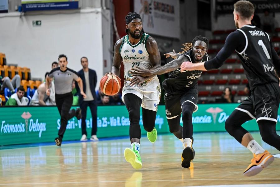 Duel românesc în FIBA Europe Cup între CSM Corona Brașov și CSM Oradea » Alte 4 echipe au reprezentat țara noastră în cupele europene