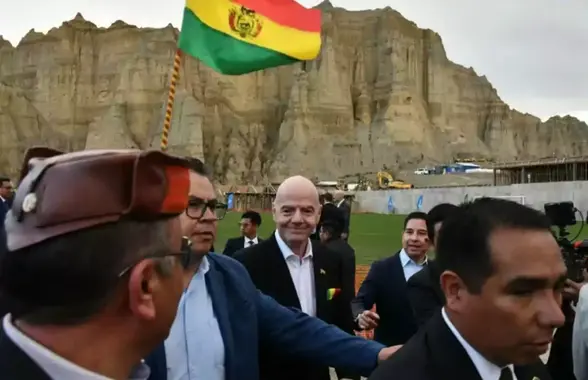 Infantino promite un Campionat Mondial în Bolivia, țara unde nimeni nu vrea să joace!