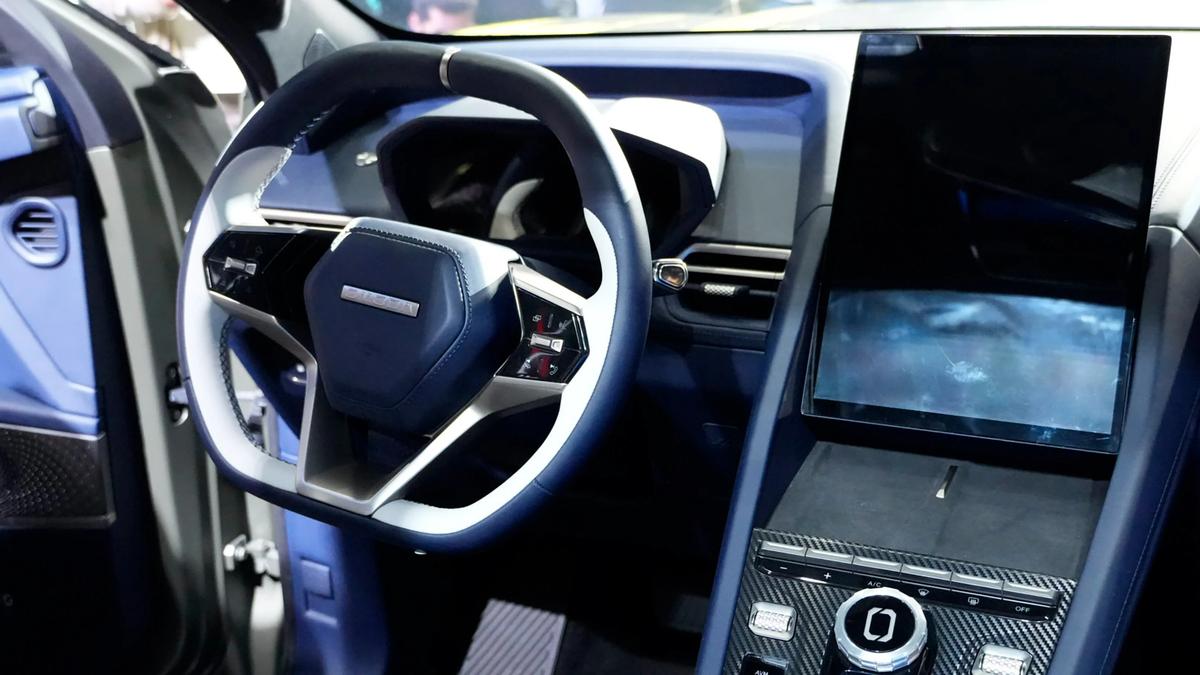 Chinezii amenință Dacia: imaginile cu noul model „au scăpat” pe internet » Șeful Dacia a reacționat imediat