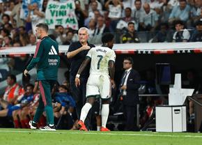 Mourinho, după ce l-a înlocuit: „Vini era trist?” » Brazilianul replică pe rețelele de socializare