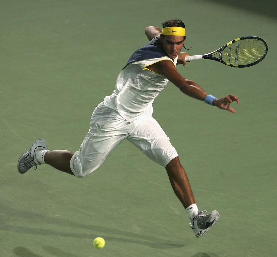 Rafael Nadal, incursiune în trecutul său vestimentar/Foto: Getty Images Rafael Nadal și-a amintit de ținutele pe care le purta acum două decenii: „Astăzi mi se par groaznice”