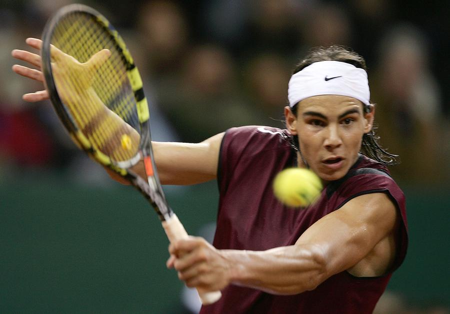 Rafael Nadal, incursiune în trecutul său vestimentar/Foto: Getty Images Rafael Nadal și-a amintit de ținutele pe care le purta acum două decenii: „Astăzi mi se par groaznice”