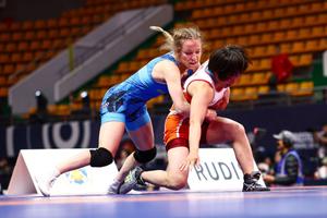 România participă cu 10 sportivi la Campionatele Mondiale de lupte de la Astana