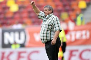 Rapid sau Universitatea Craiova, cu cine luptă Dinamo la titlu? Cornel Țălnar e convins: „Cu ei o să avem bătălia cea mare! Să nu și-o ia în cap”