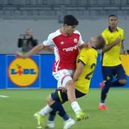 Darius Olaru s-a accidentat în Royale Union SG - Hapoel Beer Sheva / FOTO: captură @Prima Sport