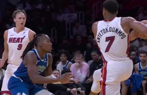 Abaterile tot mai frecvente în NBA! Arbitrii par să fie fără reacție