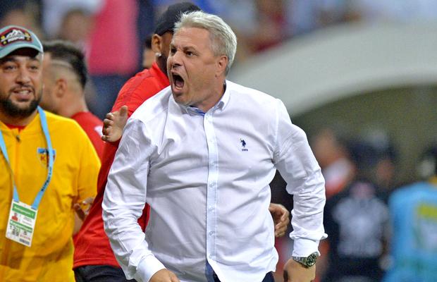 VIDEO // EXCLUSIV Anamaria Prodan îi dă un croșeu și lui Șumudică: „Nu are demnitate, e circar! Sigur o să mă sune să-mi spună că sunt nesimțită!”