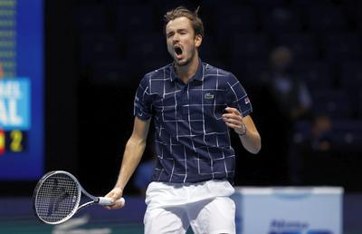 Rafa Nadal clachează în semifinale! Daniil Medvedev, în finala Turneului Campionilor după aproape 3 ore de tenis excelent