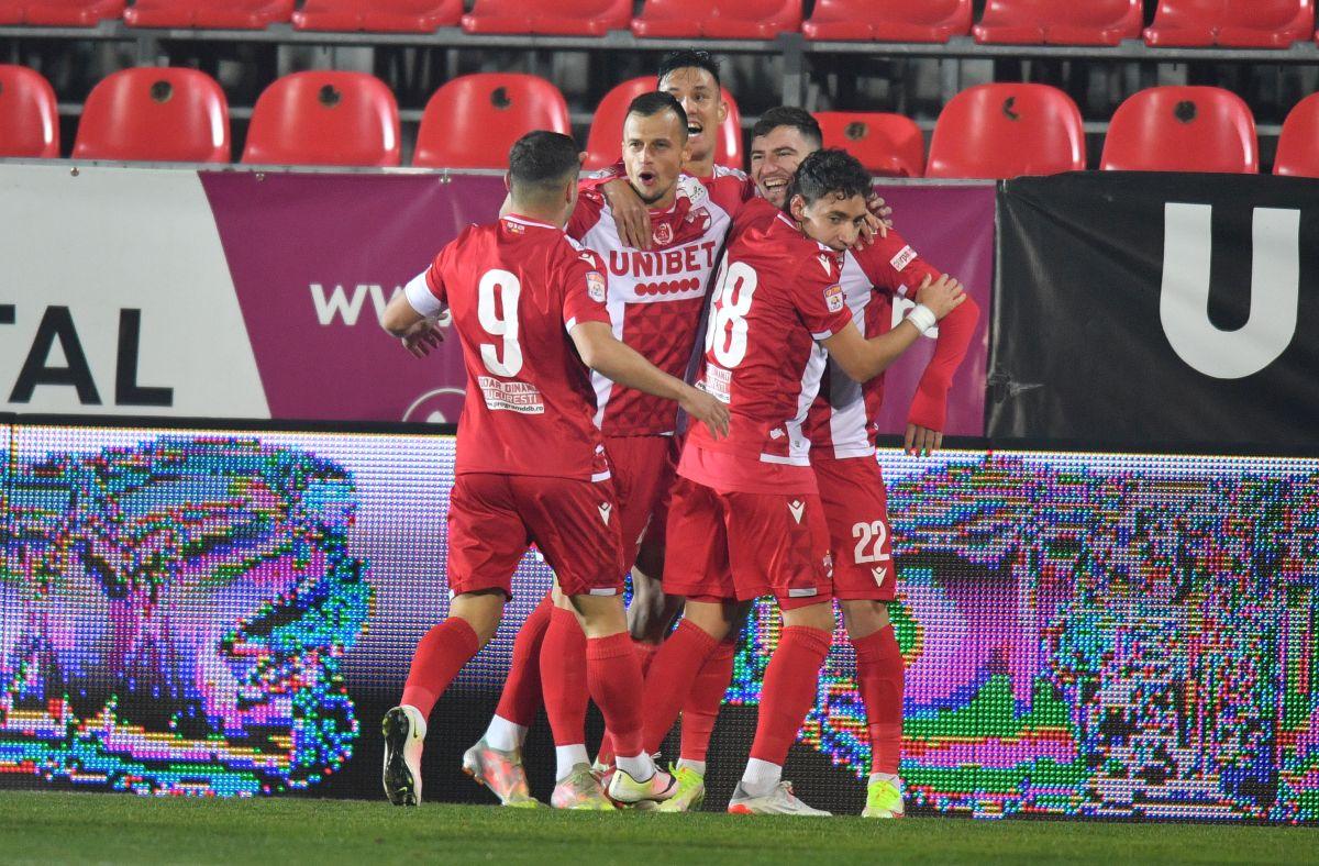Debut de coșmar! Noul jucător al lui Dinamo a gafat la ambele goluri » Rednic l-a schimbat
