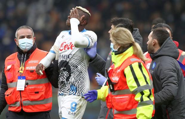 Ce lovitură pentru Napoli! După eșecul cu Inter, încă o veste proastă: își poate pierde golgeterul pentru două luni