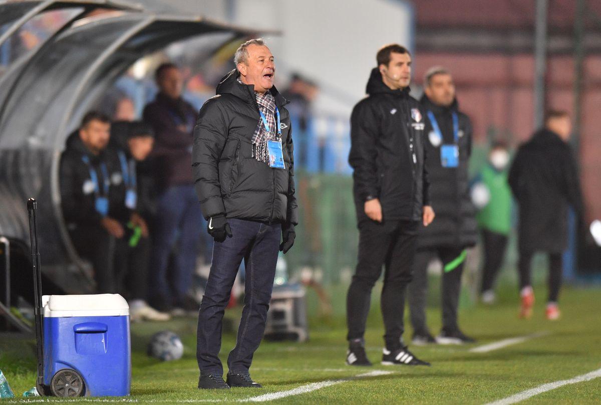 Debut de coșmar! Noul jucător al lui Dinamo a gafat la ambele goluri » Rednic l-a schimbat