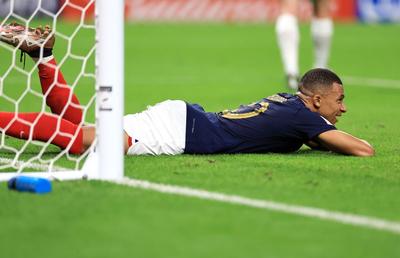 Mbappe a oferit ratarea Campionatului Mondial » Unde a trimis mingea de la doar 6 metri de poarta goală!