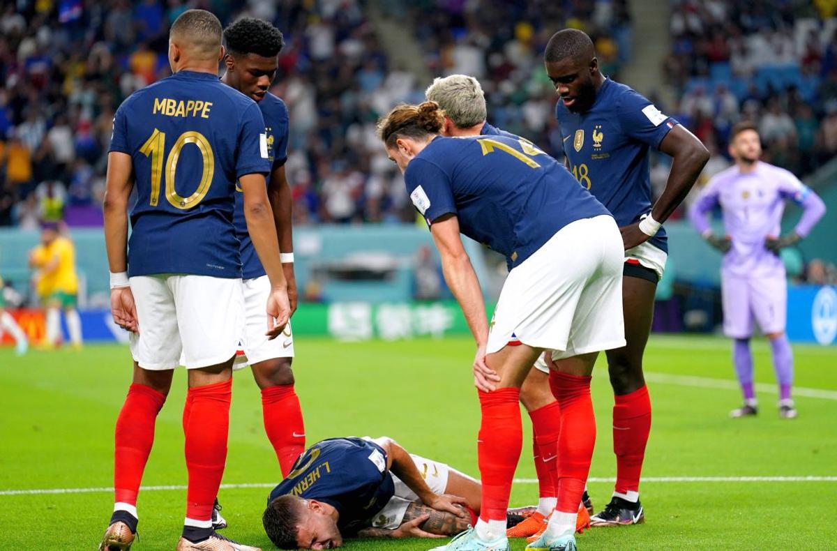 Dublă lovitură pentru Franța » Deschamps și-a pierdut un titular imediat după golul Australiei