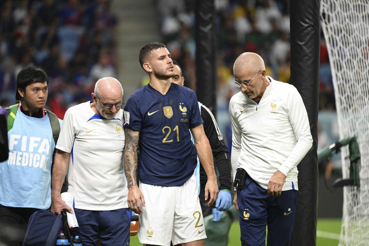 Dublă lovitură pentru Franța » Deschamps și-a pierdut un titular imediat după golul Australiei