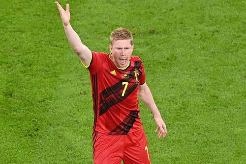 Belgienii s-au revoltat aflând că Janny Sikazwe le conduce primul joc. Foto: Getty Images
