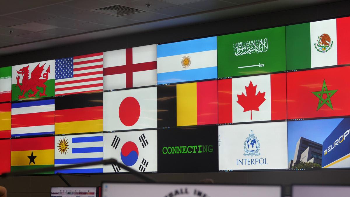 Românul care ajută Poliția din Qatar prezintă cum se gestionează un meci de la Campionatul Mondial: „Complet diferit față de un FCSB - Dinamo”