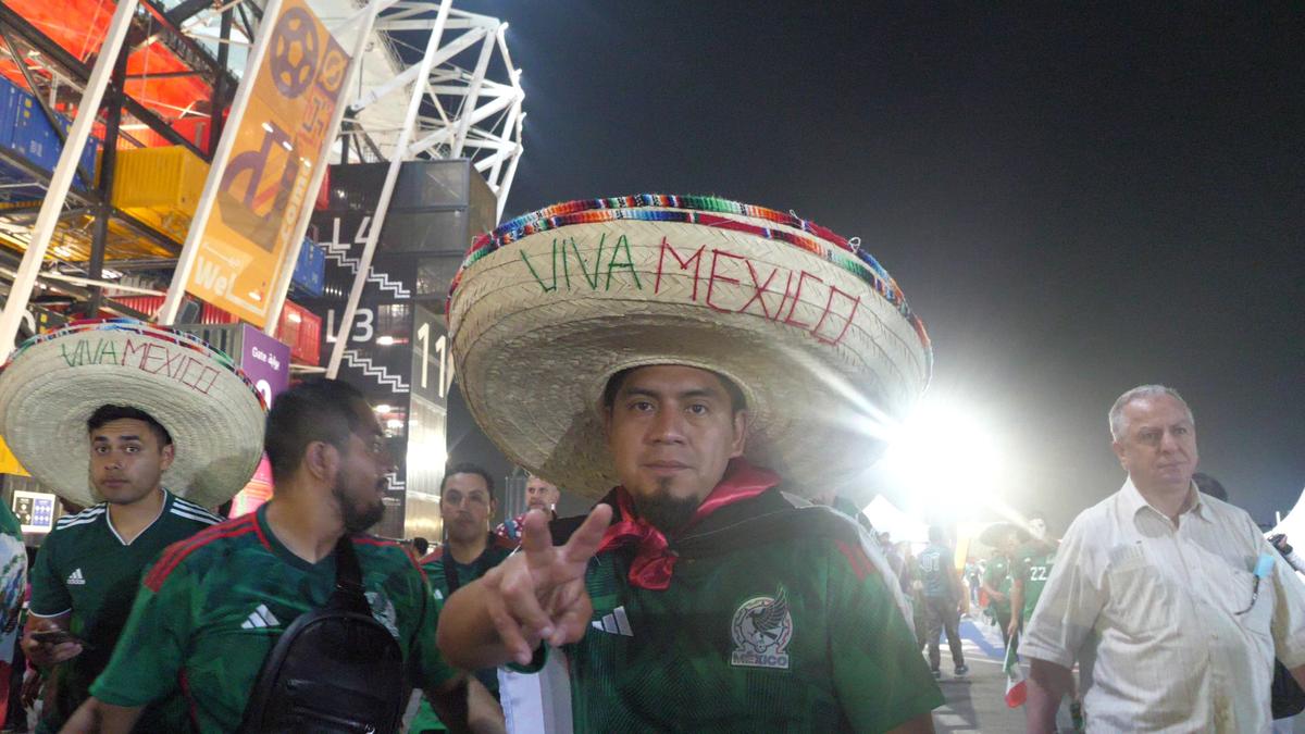 Fanii mexicani au creat cea mai spectaculoasă atmosferă de la CM 2022 » Trimișii GSP prezenți pe stadion, impresionați de publicul de la meciul cu Polonia