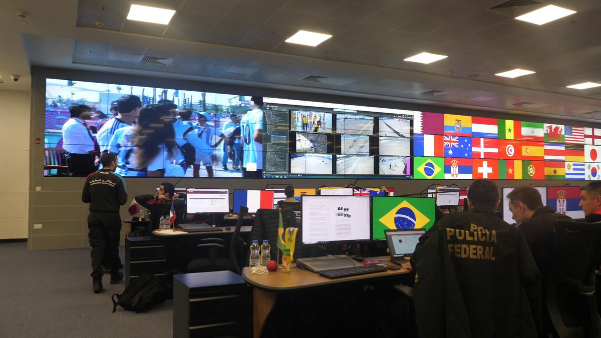 Românul care ajută Poliția din Qatar prezintă cum se gestionează un meci de la Campionatul Mondial: „Complet diferit față de un FCSB - Dinamo”