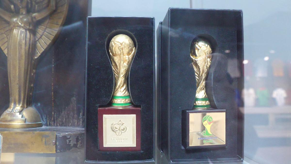 Incursiune în viața celui mai vechi club italian. Istoria titlului câștigat la comisii și revendicat de Lazio timp de un secol!