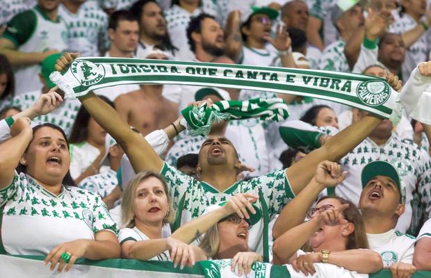 Top 12 cele mai frumoase cântece din fotbal
