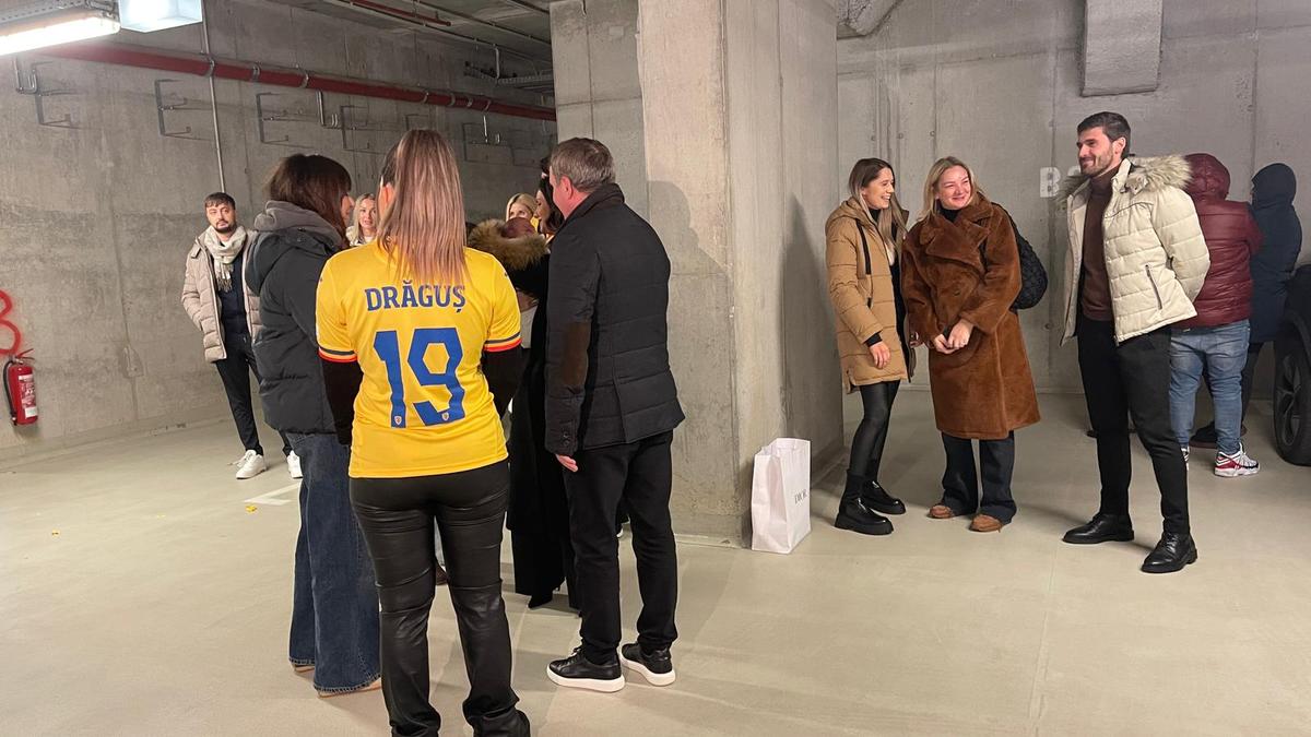 Gică Hagi l-a așteptat pe Ianis Hagi după România - Elveția » Imaginile serii după România - Elveția