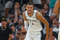 „E indecent” » Cât a costat la licitație tricoul în care Victor Wembanyama a debutat în NBA