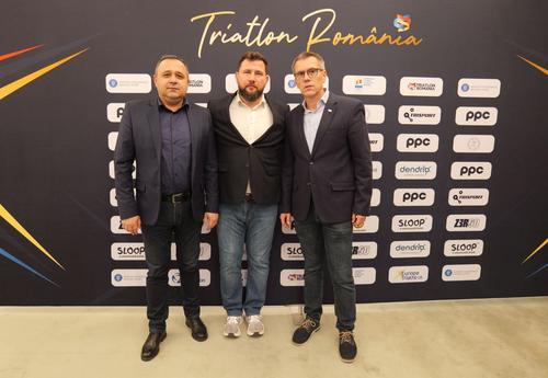 Vlad Stoica, în centru, alături de cei doi vicepreședinți