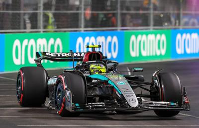 Lewis Hamilton, cel mai rapid în condițiile complicate din Las Vegas » A dominat primele antrenamente + Semne de întrebare pentru Max Verstappen