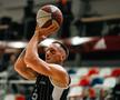 Jucătorii lui U-BT Cluj-Napoca, cu o dungă de ruj sub ochi, în duelul cu FMP Belgrad/Foto: Dragana Stjepanovic (aba-liga.com)