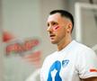 Jucătorii lui U-BT Cluj-Napoca, cu o dungă de ruj sub ochi, în duelul cu FMP Belgrad/Foto: Dragana Stjepanovic (aba-liga.com)