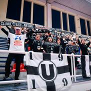 Jucătorii lui U-BT Cluj-Napoca, cu o dungă de ruj sub ochi, în duelul cu FMP Belgrad/Foto: Dragana Stjepanovic (aba-liga.com)