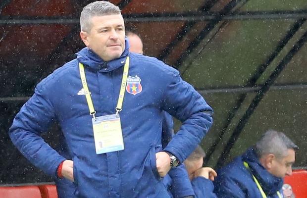 Daniel Oprița s-a războit cu fanii Stelei la Buzău: „Hai să băgăm 11 tricouri pe teren!”